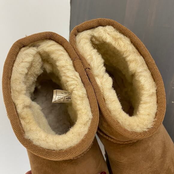 UGG Classic Short Boots Women Size 8 Chestnut Brown Shearling Suede - Picture 6 of 13